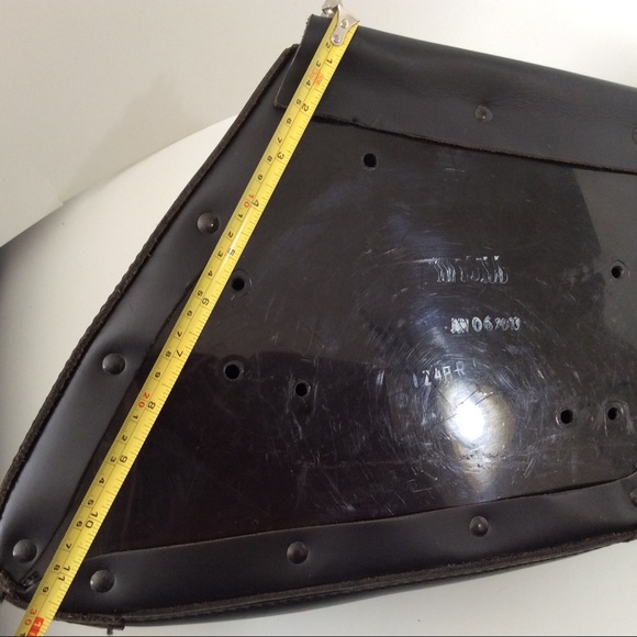 Harley Davidson motorcycle leather saddlebag - Picture 11 of 15